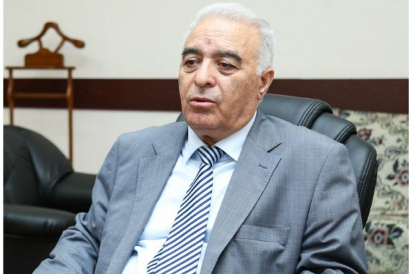 azerbaycanda-deputatin-25-milyonluq-mulku-uze-cixdi-foto